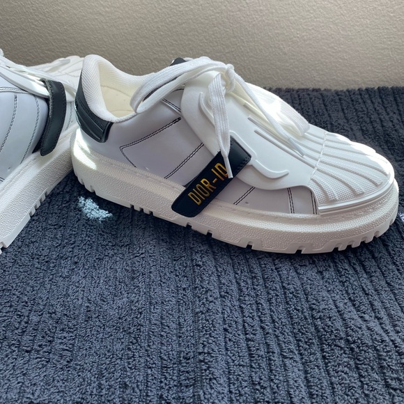 White Sneakers for Women - Picture 7 of 9